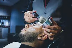 Corte y  Barba PREMIUM + Lavado + Mascarilla Facial: - Imagen 1